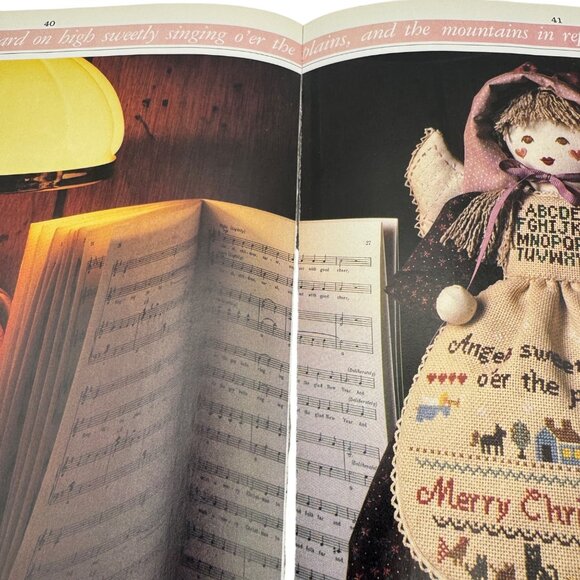 Better Homes And Gardens Christmas Cross-Stitch Hardcover Book 1988 - Picture 9 of 11